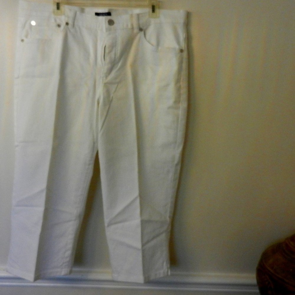 Beautiful white Ralph Lauren  Chaps Capri Jeans 16